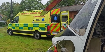 Plavec zmizel pod hladinou rybníku