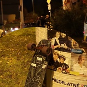 Střet skateboardisty s autem