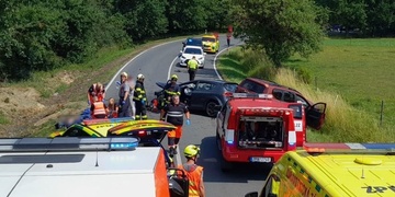 Vážná dopravní nehoda, na místě přistával vrtulník LZS