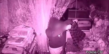 Zloděj si z obchodu odnesl věci za více než 80 tisíc