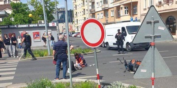 Řidička dodávky nedala na křižovatce přednost motorkářce