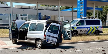 Střet vozů na Slovanech