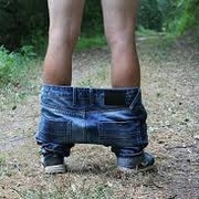 U obchodu si stáhl kalhoty a onanoval před ženou