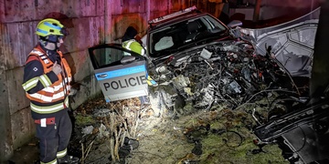 Nehoda policejního vozu v Železniční ulici
