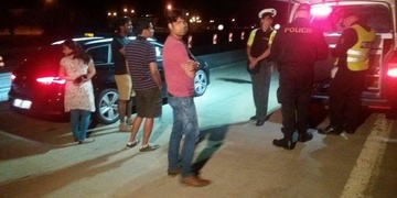 Policisté v obchodních centrech i na hranicích
