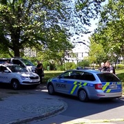 Kvůli dluhům mu rozkopal hlavu