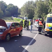Střet tří aut u Smolovského rybníku