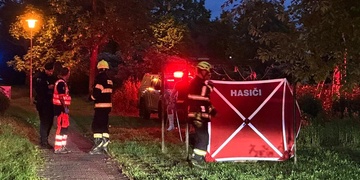 Muž nepřežil pád z okna