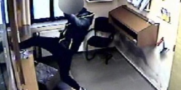 Lupiči vjeli policii přímo do pasti a koukali do hlavní samopalům