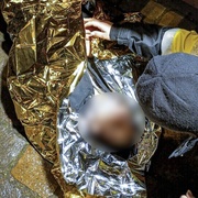 Pomoc potřeboval devětaosmdesátiletý muž i osmačtyřicetiletá žena, každý však z úplně z jiného důvodu