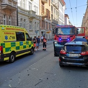 Střet dvou aut na křižovatce ulic Koperníkova x Bendova