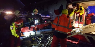 Patnáctiletého chlapce po nehodě transportoval vrtulník