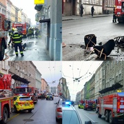 Hořící nábytek obyvatelé vyhazovali z okna