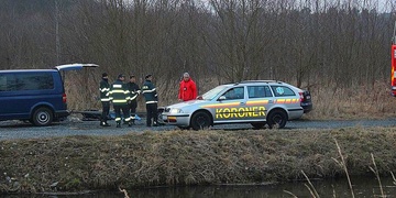 Nález mrtvého muže ve strouze