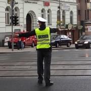 Nejfrekventovanější křižovatky v Plzni budou řídit policisté