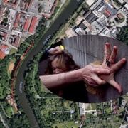 Pokus znásilnění a loupež v Plzni v Doudlevcích