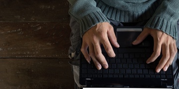 Falešný ředitel požadoval převedení peněz