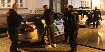 Recidivista fajnšmekr kradl whisky a vepřové
