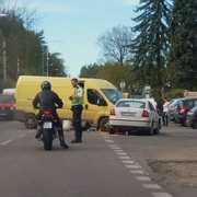 Střet dodávky s osobním autem, zraněná žena i s malým dítětem