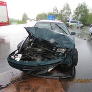 Řidič i jeho malá dcera utrpěli při nehodě zranění