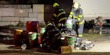 Požár u Koterovské třídy v Plzni