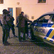 Konflikt se sousedem řešil střelbou ze samopalu