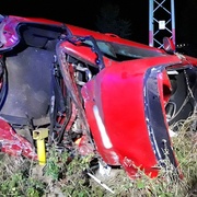 Opilý řidič zcela zdemoloval svůj vůz