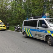 Motorkář nezvládl zatáčku