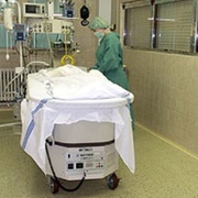 Učitelka vážně opařila holčičku, nezavolala záchranku a dítě nechala trpět
