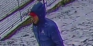 Poznáte muže na fotografii?