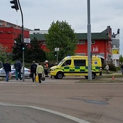 Senior po těžké nehodě i sražené dítě, oba na emergency