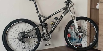 Toto kolo bylo odcizeno z podzemních garáží v Plzni