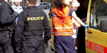 V Domažlicích na Chodrockfestu došlo k napadení zpěváka