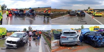 Střet tří vozů na dálnici D5