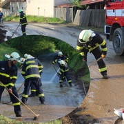 Příval bahna a kamení se prohnal Vlčím