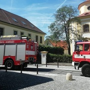 Žena, zřejmě pod vlivem, spadla ve věži kostela