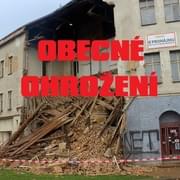 Zřícený dům v centru Plzně je obecné ohrožení