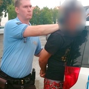 Celostátně hledaný se vzpíral při předání policistům