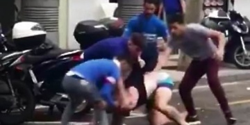 Muže zbili, zkopali a oloupili