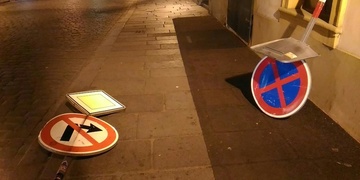 Šli z baru a demolovali co jim přišlo pod ruku