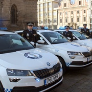 Karoqy nastupují k městské policii