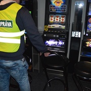 Dnešní noční razie se prohnala 38 hernami v Plzni