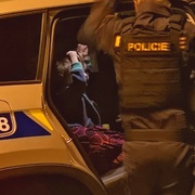 "Maminka moc bumbala!" vysvětlila policistům stav matky malinkatá holčička