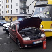 Řidič vjel přímo před tramvaj