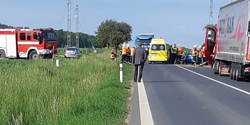 Nehoda na hodinu uzavřela hlavní tah z Plzně na Domažlice