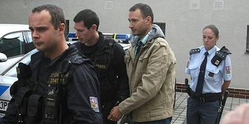 Taxikář obviněný z útoku kyselinou již čeká na termín soudu