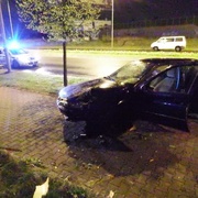 DNES V NOCI:  U pošty auto srazilo chodce a na Sukově třídě jiné zase dokázalo pokácet strom