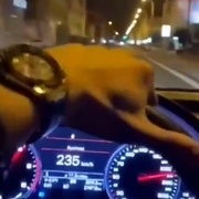 Mladík se po Slovanské třídě řítil rychlostí 235 km/h