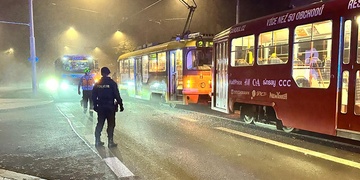Střet auta s tramvají
