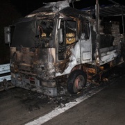 Začalo pode mnou hořet auto a nikdo mi nepomohl